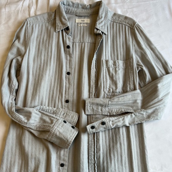Aritzia TNA Shirt light grey XXS - Picture 2 of 4